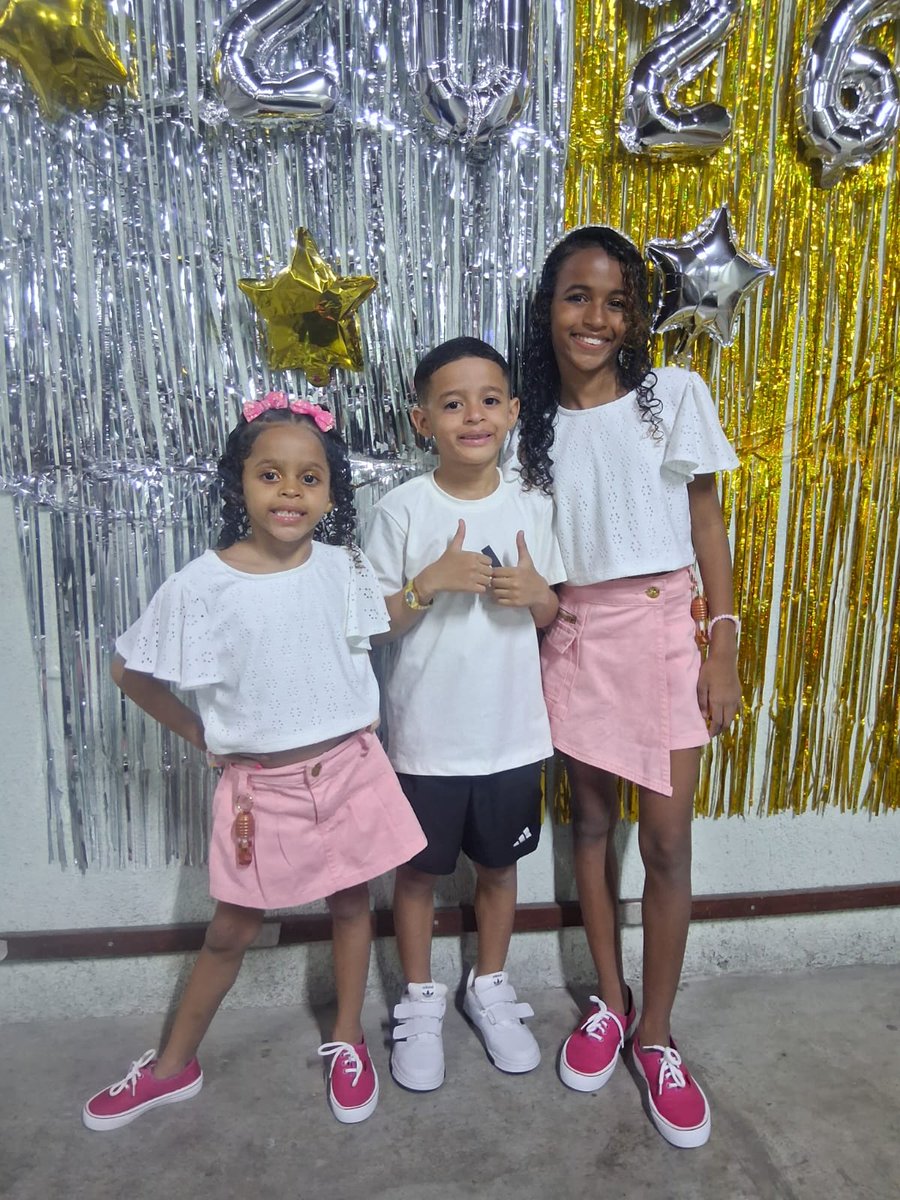 JulianeRochaa's tweet photo. Q venha 2026 😍❤️🙏 vidas https://t.co/wH0avEIUST