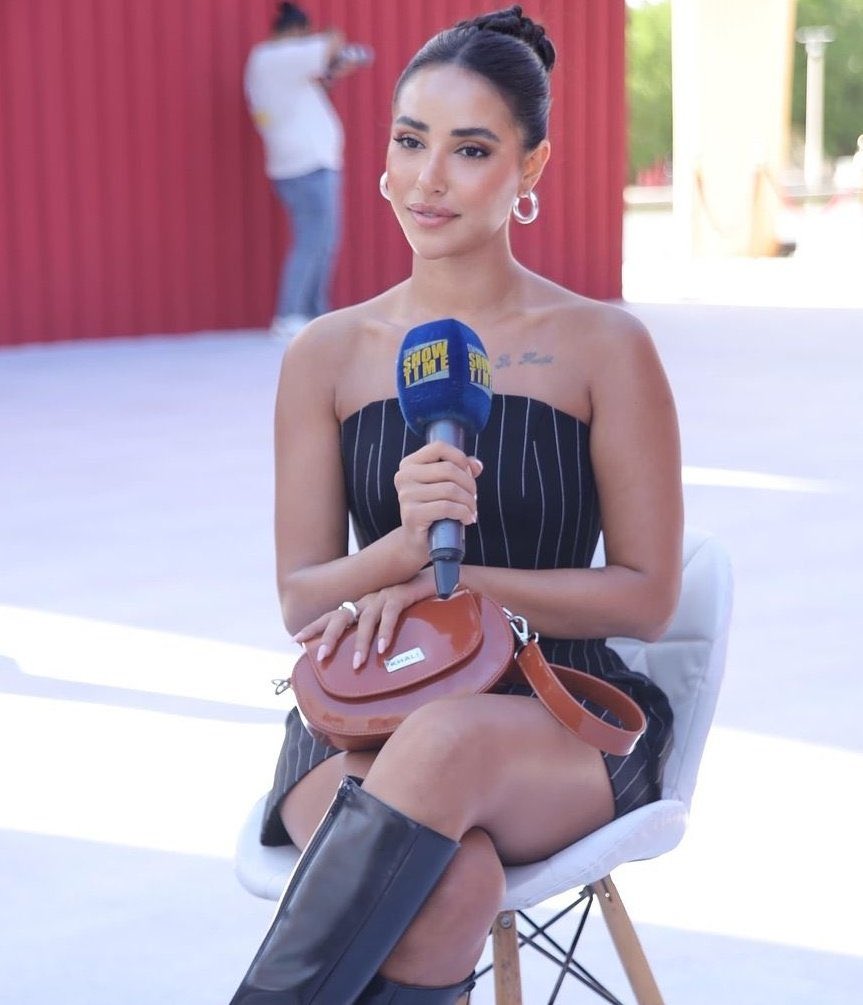 قومي من على خرمي شويه انتي مش رحماني خرمي اتهرى انا مش قد عظمتك وجبروتك