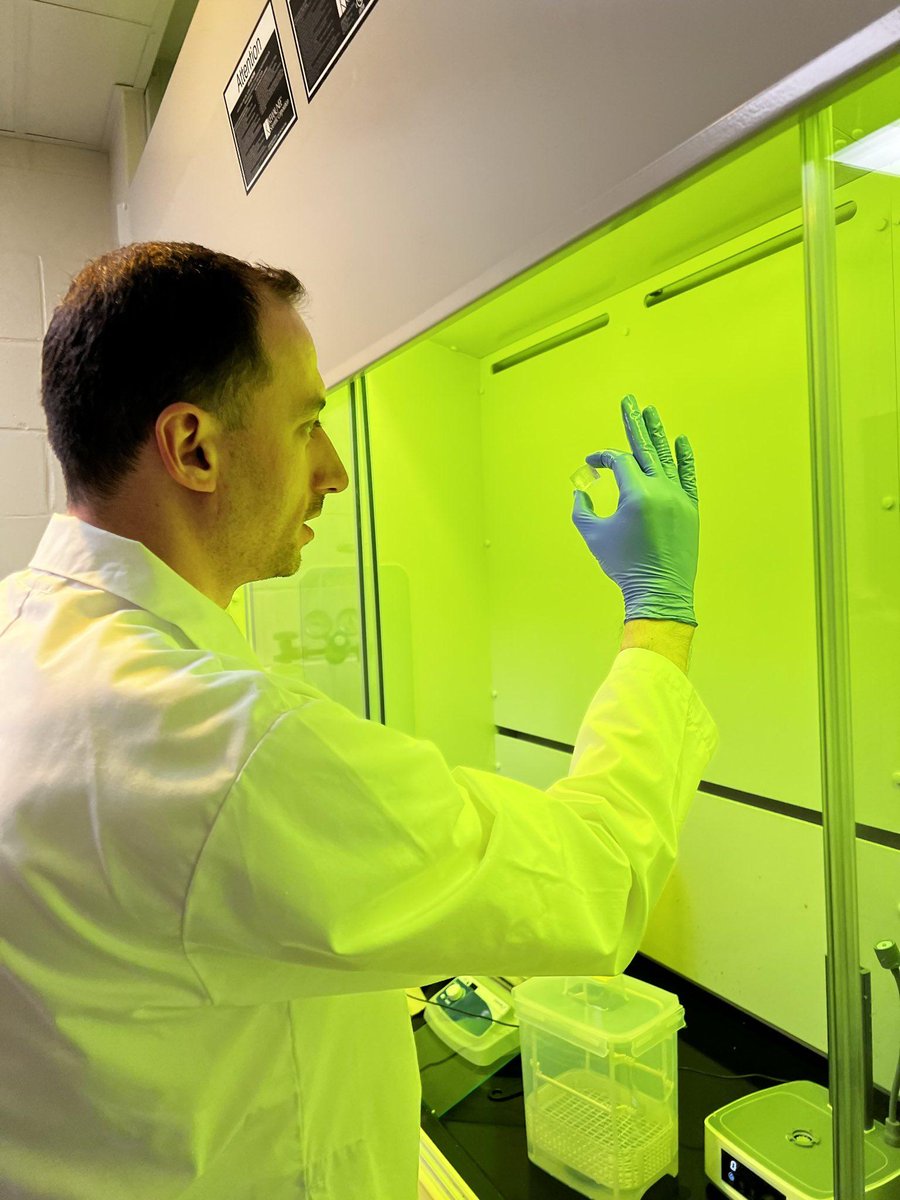 Lab_on_chip's tweet photo. 3D printing plays a key role in our lab’s workflow.
Resin 3D printing enables rapid prototyping of microfluidic devices, allowing designs to be tested and iterated in hours rather than weeks. https://t.co/KiGsY1bHcT