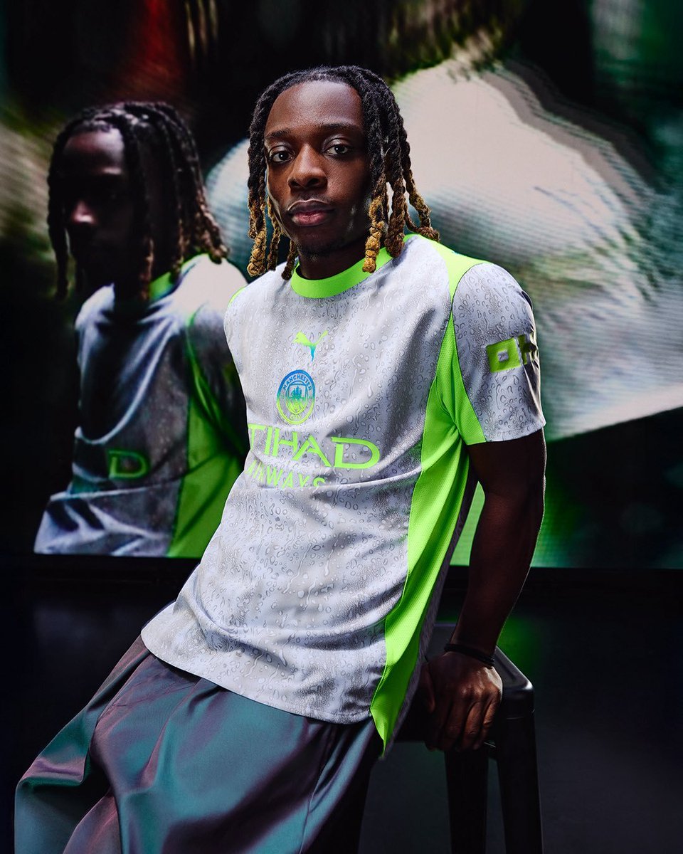 ⭐︎日本未発売⭐︎ マンチェスターシティ　3冠 優勝記念　VIP ユニフォーム