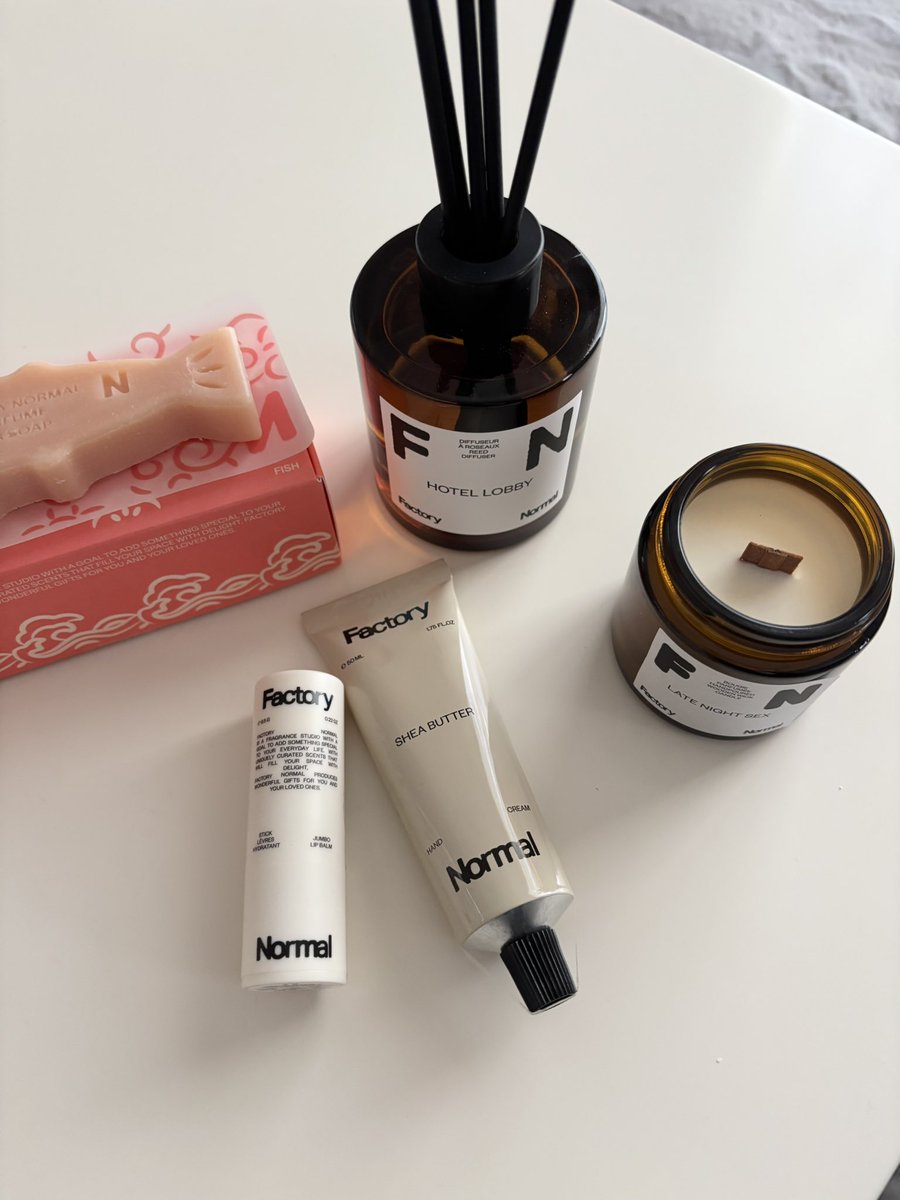 ＂FUKUBUKURO ラッキーボックス＂
豪華5点セット！🕯️🤎

どれも癒される香り♡
素敵なおうち時間を過ごせそう✨

1月1日～1月7日に実施されるセール
福袋セット 定価 12,770円 → ❗️クーポン適用後の最終価格：4,990円（60％OFF）❗️

#PR #factorynormal #Qoo10