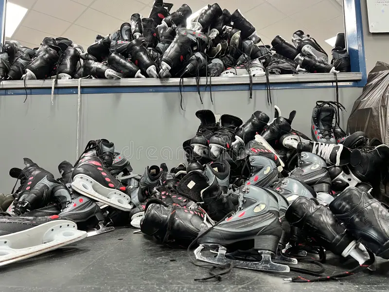 DilbertRoof's tweet image. Look at this pile of ice skates. Horrible.