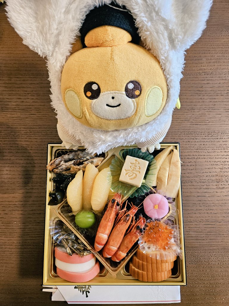おせちだ！！
ぱもろはね…くりきんとんがすき！
くろまめまめもおいしいよね！