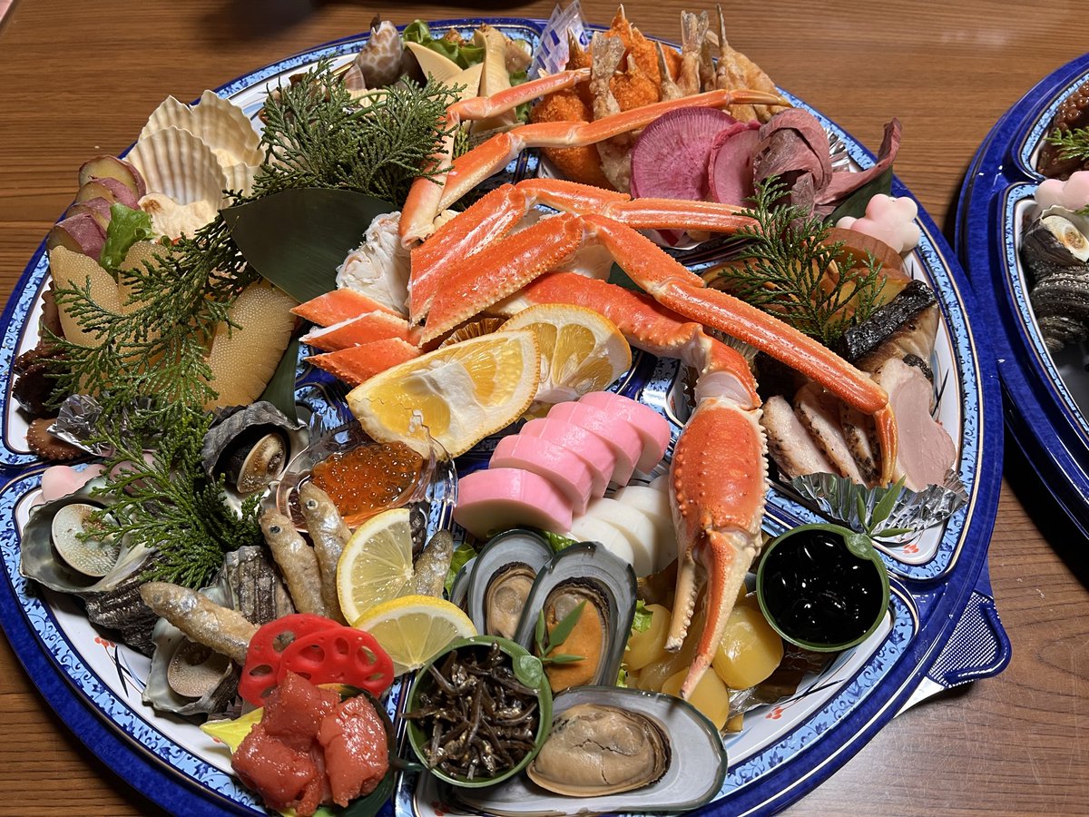 chiha824's tweet photo. 2025🐰→ 2026🐴
今年の御節料理は  #和美助 さん
御節のボリュームといい
新鮮な海鮮🦞̥🦀🦪等
どれも絶品❣️美味しかったです😋
それに早割で付いてきた巻き寿司‼️
これもめちゃくちゃ美味しかった🙌✨
ご馳走様でした😊🙏🩷ྀི https://t.co/A4mZs90nQ7