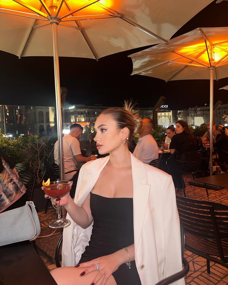 🎁🎄Amara tweet media