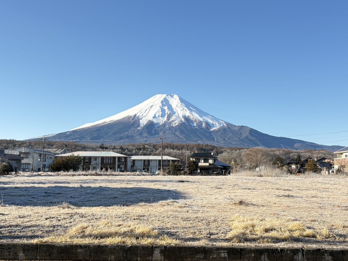 明けましておめでとうございます🎍
本年も皆様にとって幸せな一年になりますように🐴

弓道旅館大黒家を引き続き宜しくお願い致します😊

#旅館 #山梨 #忍野村 #弓道 #富士山 #ダンス #テレワーク #大黒家 #弓道旅館 #ダイヤモンド富士