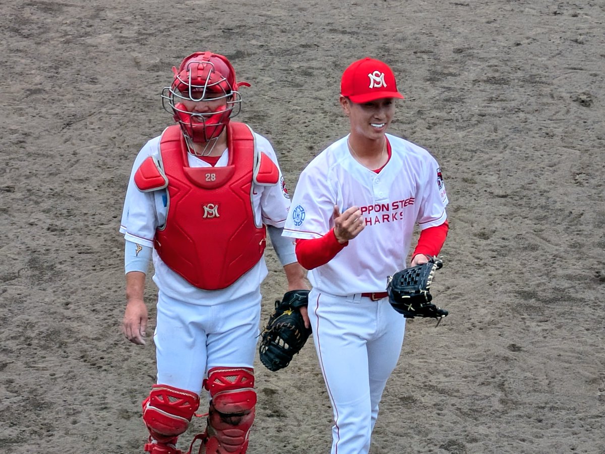 こばち tweet media