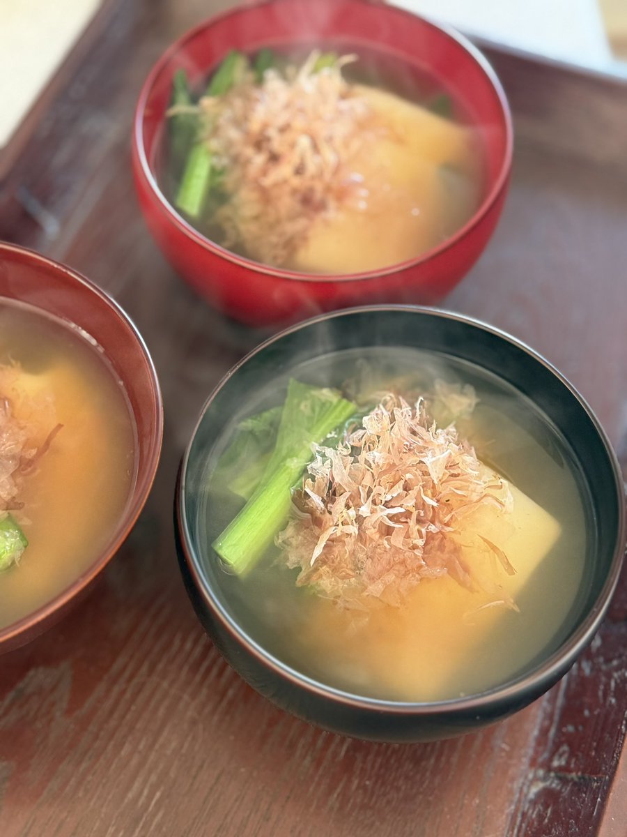 あけましておめでとうございます。そう、名古屋民の雑煮はシンプルなんですよね。