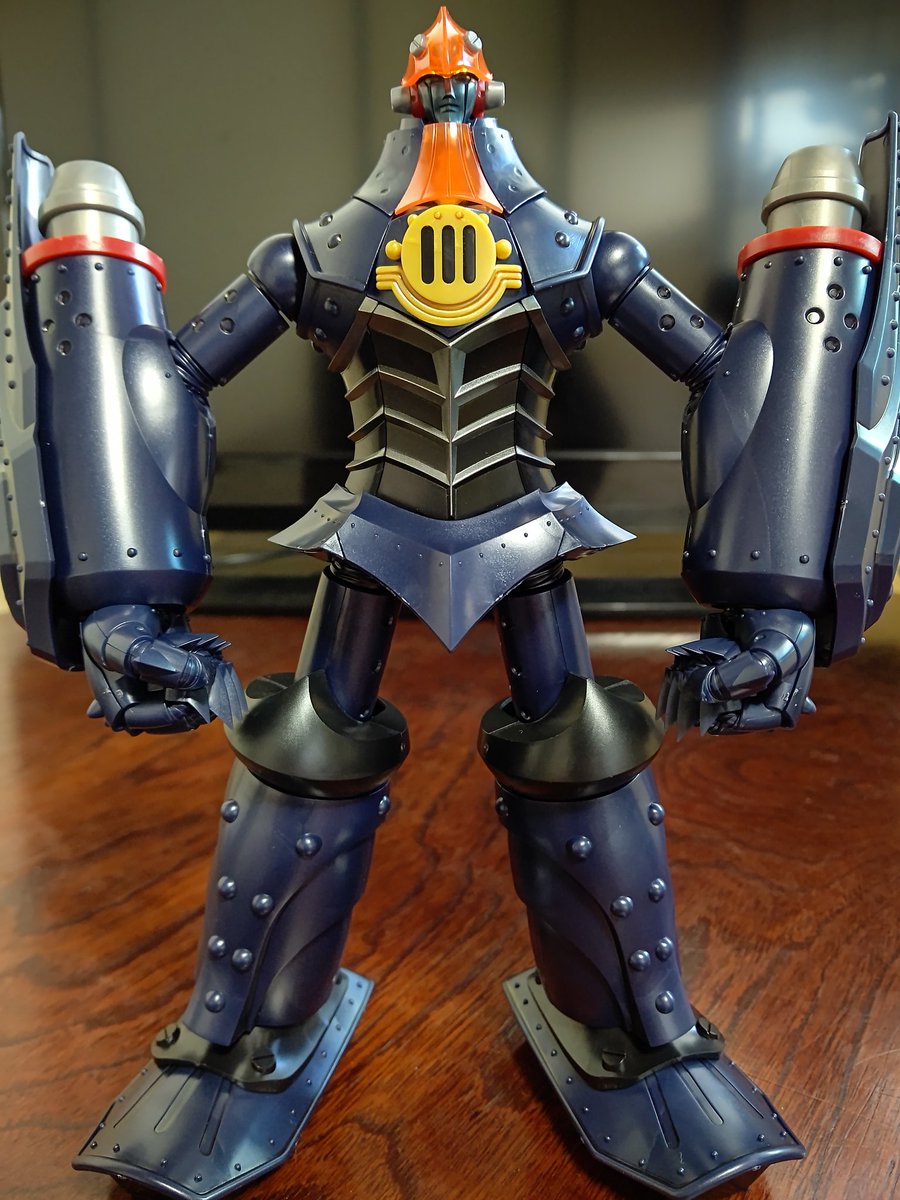 MODEROID ジャイアントロボ、ビッグオーセット 昨晩、紅白観ながら組み立てしてて、今朝完成したMODEROIDのビッグオー