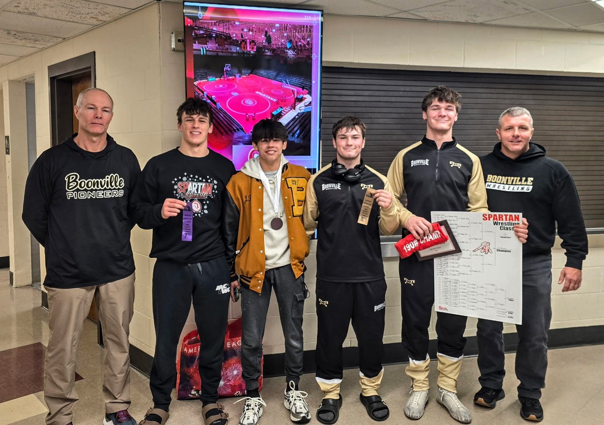 Proud of the team for the way they competed over the last two days. We finished 8th out of 44 at the Spartan Classic (with only 10 wrestlers).

Individual placements:
Forgy 3rd@120lb
Russell 7th@144lb
Spencer Howard 8th@150lb
Sam Howard Champ@190lb
