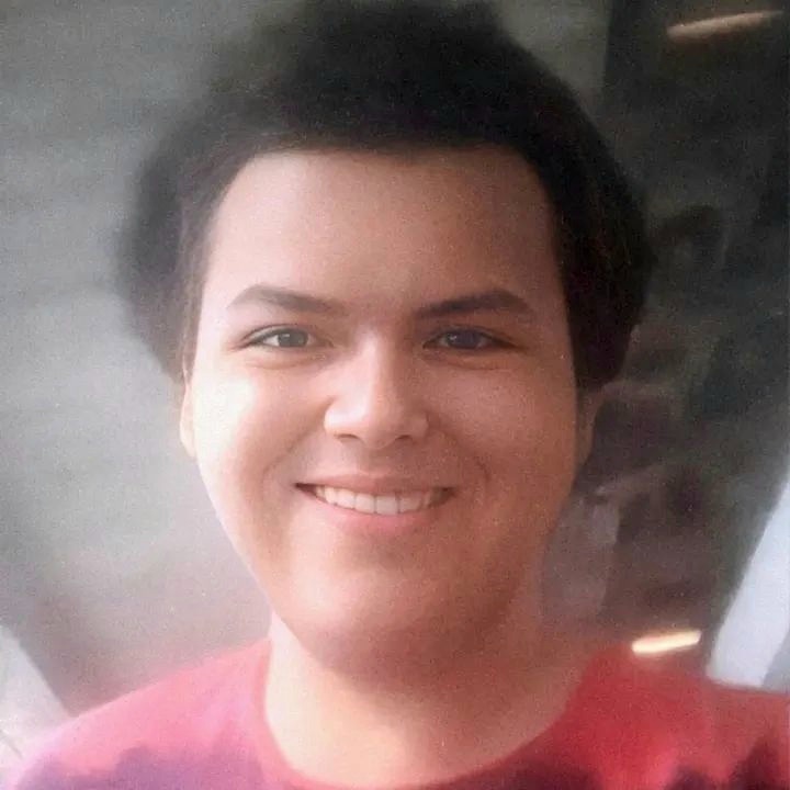GabrielXavierTT's tweet photo. Finalmente reaparecendo e me conectando novamente só pra poder fechar o ano de 2025, marcando presença em meu retorno triunfal as redes.

#NovaFotoDePerfil #GabrielXavier #RedesSociais #X #Feliz2026 https://t.co/SRRGiuwMxp