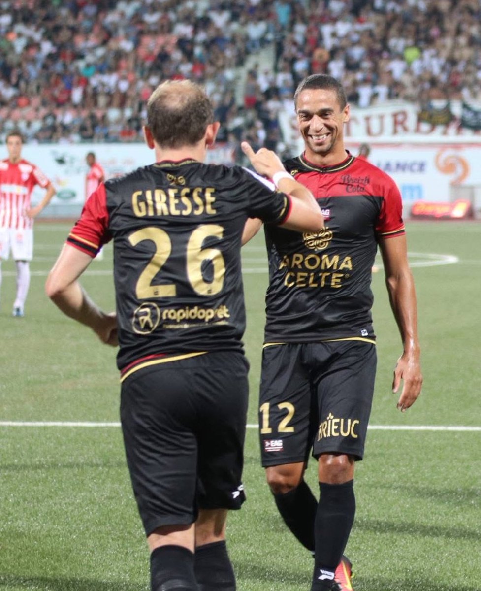 ALaGuingampaise's tweet image. Bonne année ❤️🖤