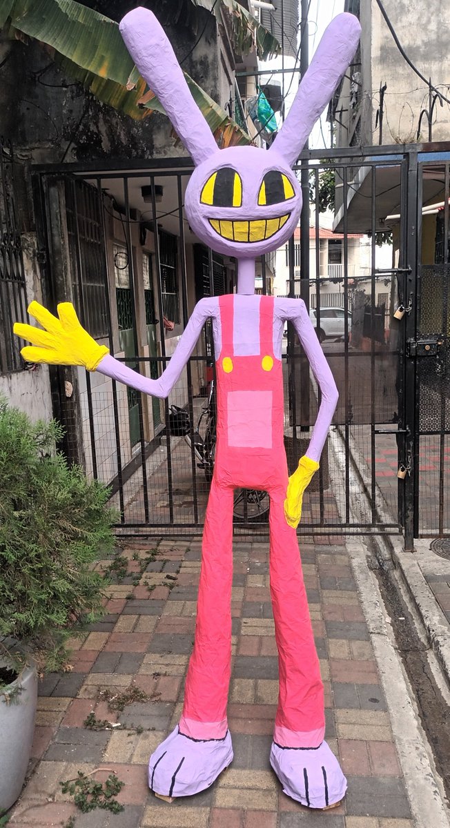 Sculpture of Jax from The Amazing Digital Circus

Happy New Year 2026 😀🥳
#TheAmazingDigitalCircus #jax