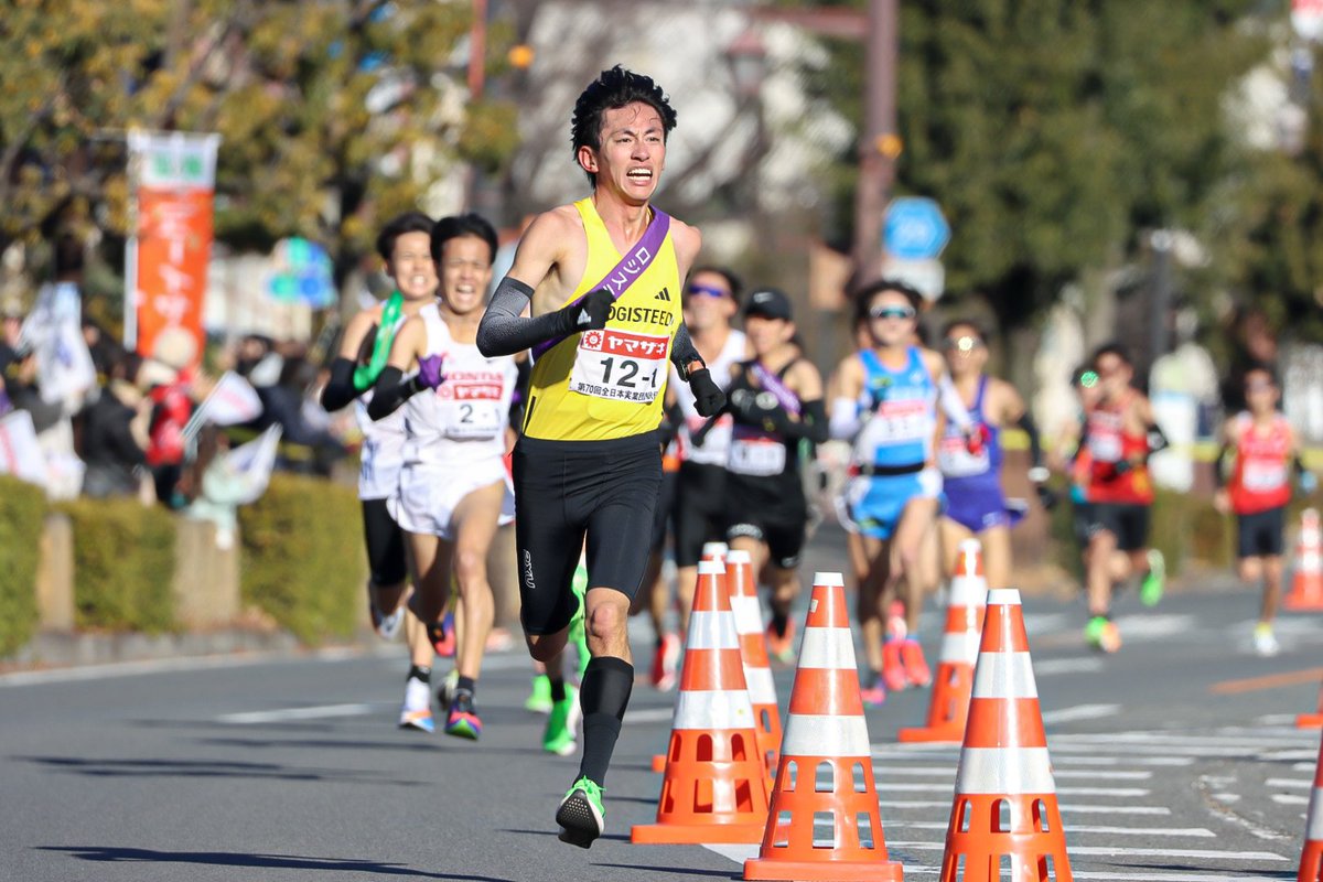 ayaka_ekiden's tweet photo. #ニューイヤー駅伝
1区
・富田峻平 選手(ロジスティード) 34:23 区間賞🥇︎🌟
箱根駅伝1区を思い出させるような走り✨
先頭で走り込んで来てくれて嬉しかった😭💜 https://t.co/XHdLpUoMcO