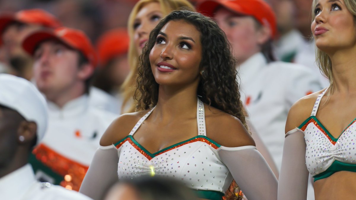 wisejohnp's tweet image. Two quick TDs put Miami up 14-0 over Ohio State early in the second quarter. ⁦@wsyx6⁩