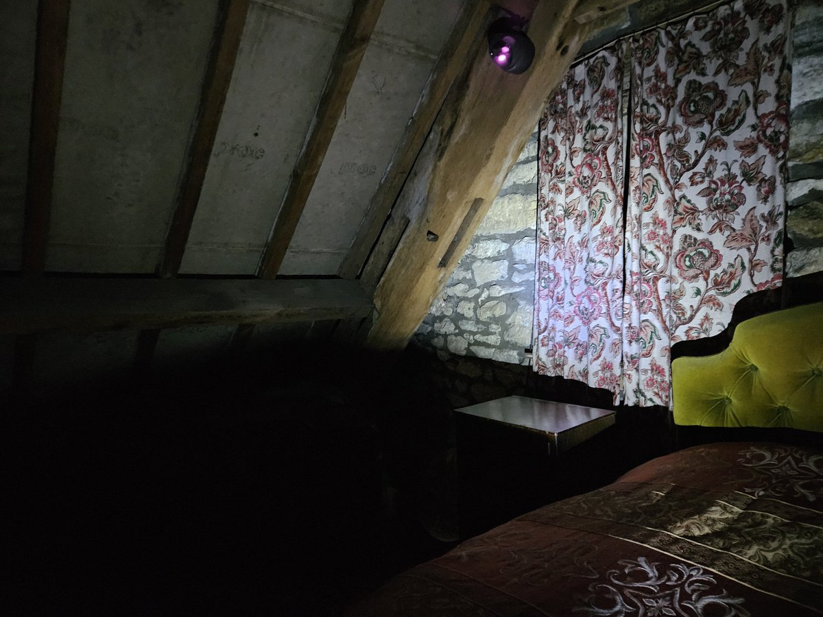 RJonTourUK tweet media