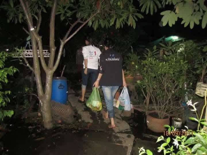 ตั้งแต่ผมยังเล่น hi5 สมัยที่เฟสบุ๊คยังไม่แพร่หลาย  เวลานั้นตามดูผู้หญิงคนนี้ที่ยืนอยู่ข้างๆนายกปูเสมอ  ในยุครูปภาพแต่รูปโหลดนาน เล่นเน็ตผ่านคอม  ขอบคุณเวลาที่ทำให้รู้จักเธอคนนี้ที่ไม่เคยเปลี่ยน  ตั้งหน้าตั้งตาทำงาน ทำหน้าที่ที่รับมอบหมาย “เต็มใจเต็มกำลัง” 🙏🏻❤️