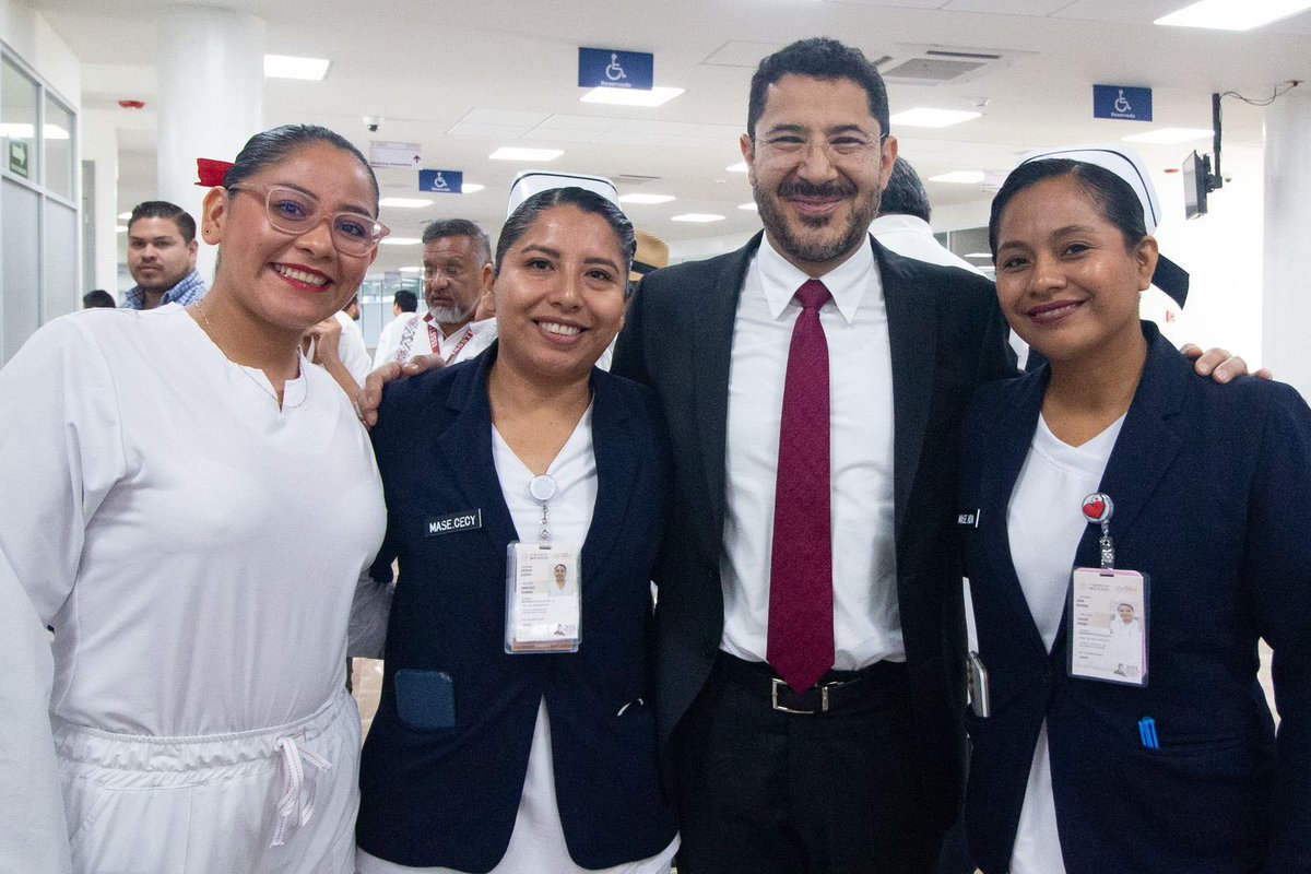 martibatres's tweet photo. Terminamos 2025 con amplia satisfacción profesional. Pudimos desplegar numerosas tareas para mejorar al @ISSSTE_mx. Sin duda nos falta mucho. Pero hoy, al terminar el año, podemos hacer un resumido recuento de logros obtenidos:

- Renivelación de enfermer@s, trabajador@s sociales, activador@s físic@s y personal administrativo.
- Inicio de obras para nuevos Hospitales en Oaxaca, Chetumal y Tlatelolco; y nuevas Clínicas y Unidades de Medicina Familiar en Huautla, Guelatao, Tapanatepec, Rosarito, Tixcocob, Hecelchakán, San Buenaventura, Arcelia,  Naucalpan, Tamaulipas, etc. 
- Impulso a la construcción de nuevos Consultorios en Tarímbaro, Jacona, Zamora y la Sala Ollin Yoliztli
- Realización del programa La Clínica Es Nuestra en las unidades de Primer Nivel.
- 695 nuevas ambulancias 
- Rehabilitación de quirófanos
- Promoción del programa Trato Digno
- Condonación y reducción de deudas impagables en @FOVISSSTEmx 
- Implementación de la credencial permanente para jubilad@s.
- Gratuidad de la Escuela de Dietética y Nutrición
- Recuperación de espacios físicos que estaban en manos de Fundaciones privadas
- Ajuste de pensiones exorbitantes
- Rescate de las tiendas de @TUSUPERISSSTE, elevación de sus ventas, apertura y reapertura de varias unidades
- Conformación del Consejo Científico
- Convenio con @Birmex y Biocubafarma para la producción de medicamentos monoclonales

Y muchísimas iniciativas más que son resultado del trabajo colectivo de un formidable equipo de dirección.

¡2026 será otro año lleno de frutos y resultados para nuestra Institución!

¡¡ Feliz año 2026 !!