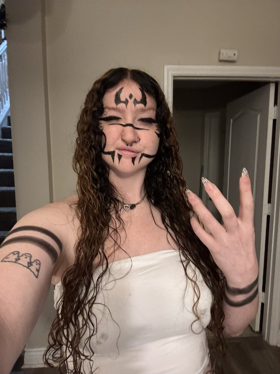 madsdaemobaddie's tweet photo. not new to nsfw twitter, just updating my pinned!!! 
hiii my name is mads!!! 
⚰️ i’m 24
🕸️ platonic only!!! (im very taken)
🕷️she/they
🔪 emo/loves spooky stuff!! 
⚰️ 5’9 
🕸️ type 1 diabetic 
like + rt to be moots!!! i want more friends!! https://t.co/rEbaE0FRGj