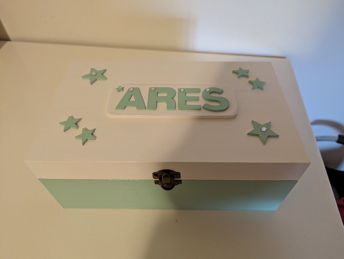 Eleone Bibliotequejada tweet media