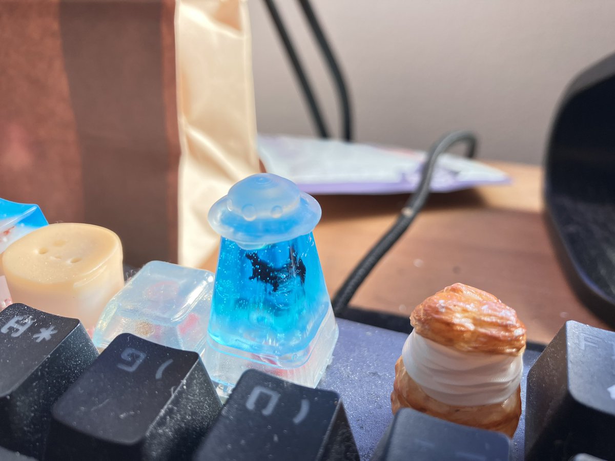 これがF8 最高に押しにくい！完璧だ
F9のシュークリームは嫁にプレゼント