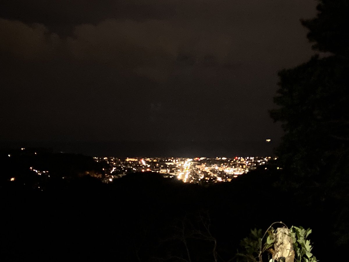 初 ㊗️山年越し

｢色んなことに足を突っ込み
計画性と根性を持ってやり遂げる年｣にしたい🏔´-