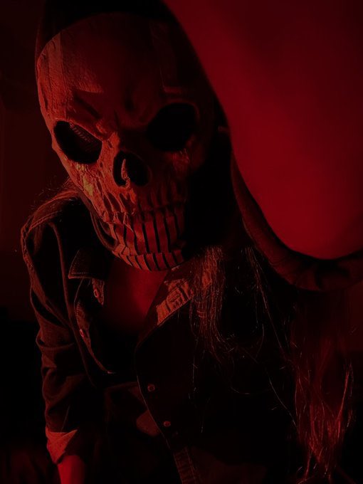 𝔇𝔢𝔩𝔦𝔫𝔮𝔲𝔢𝔫𝔱 tweet media