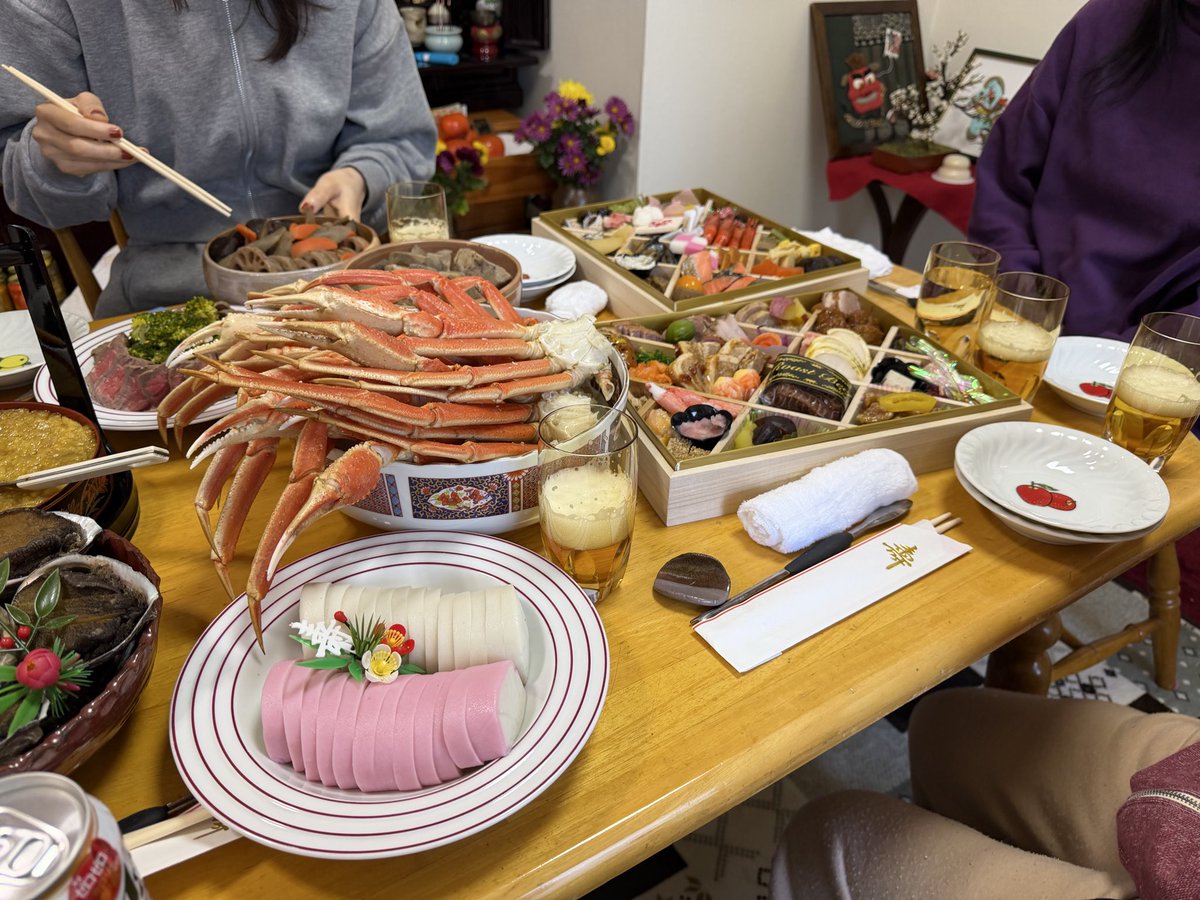 明けましておめでとうございます！

実家にておせちからスタートです。