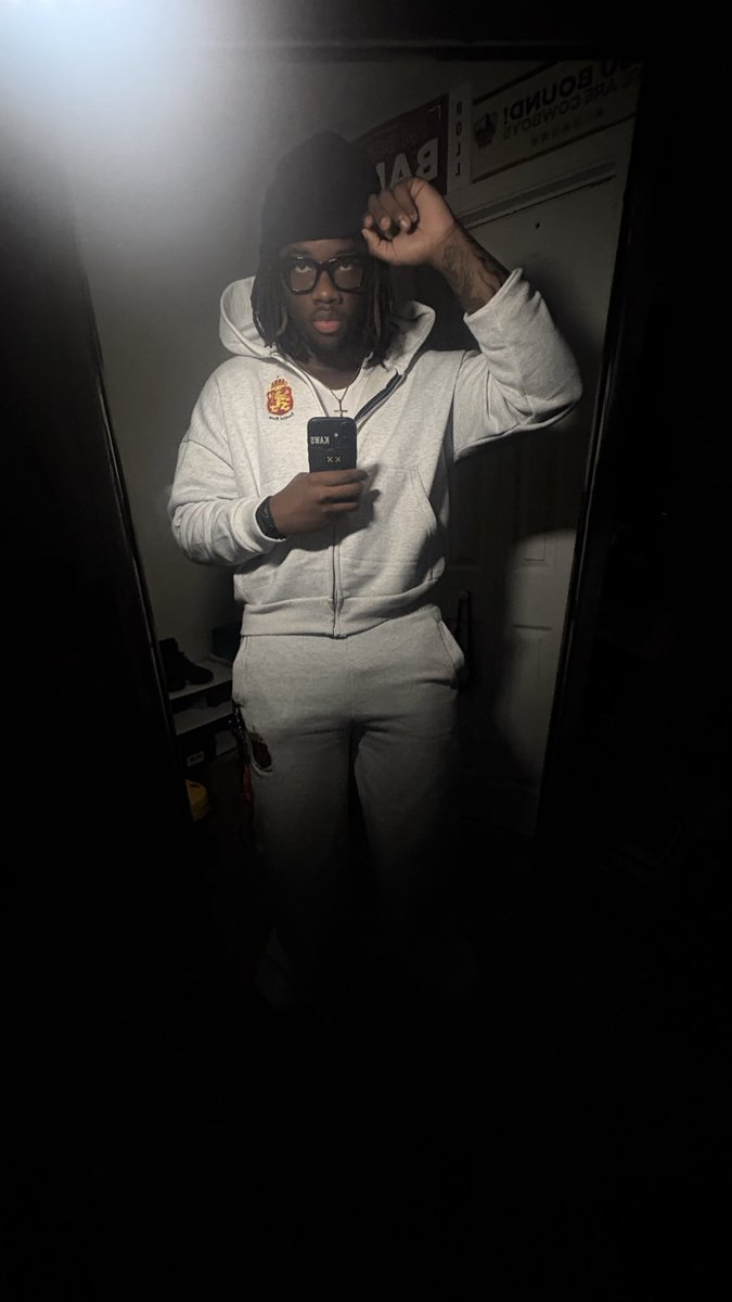TWONSHI's tweet photo. HAPPY NEW YEARS! WHO COMING TO 2026 WIT ME?👀  #NewYear2026 #fypシ https://t.co/zRgfJQAn5e