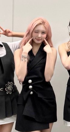 블랙 세미수트 스타일 원피스 의상 감다살