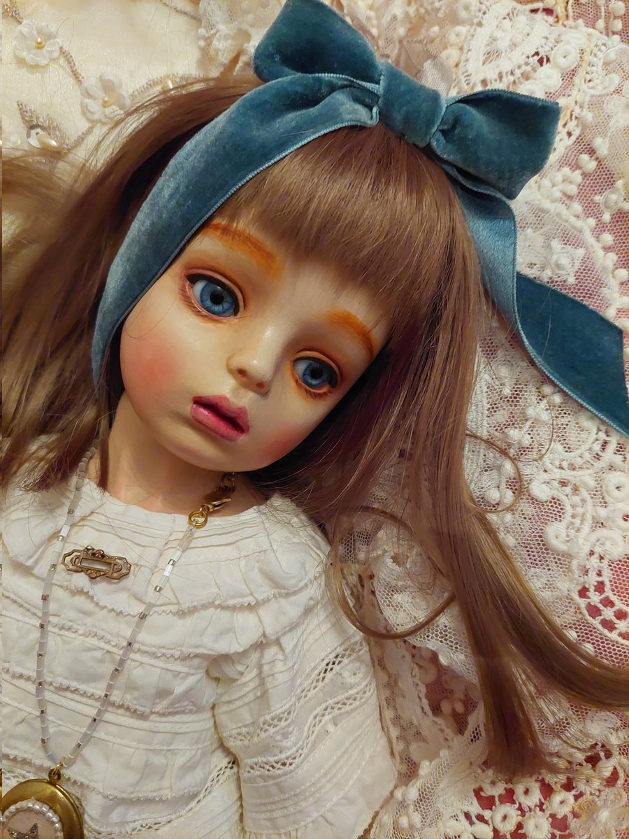 昨日、珍しく大掃除して
膝と腰を痛めました
今日はダラダラします😊
青色が好きなのだが、やっぱり我が家は青い物が多いな