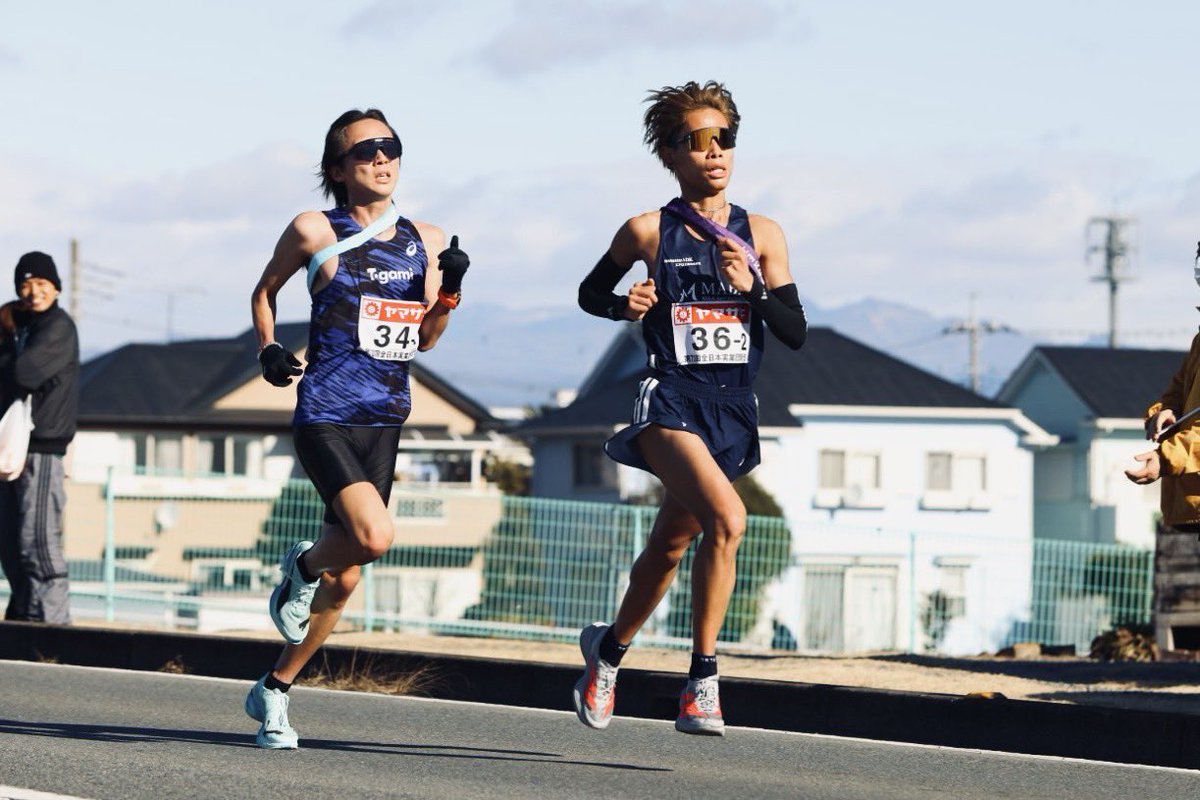 MABP_Maverick's tweet image. 2区を走る中川選手！！神野監督の声にも熱がこもります。

#ニューイヤー駅伝2026
#がんばれMABP