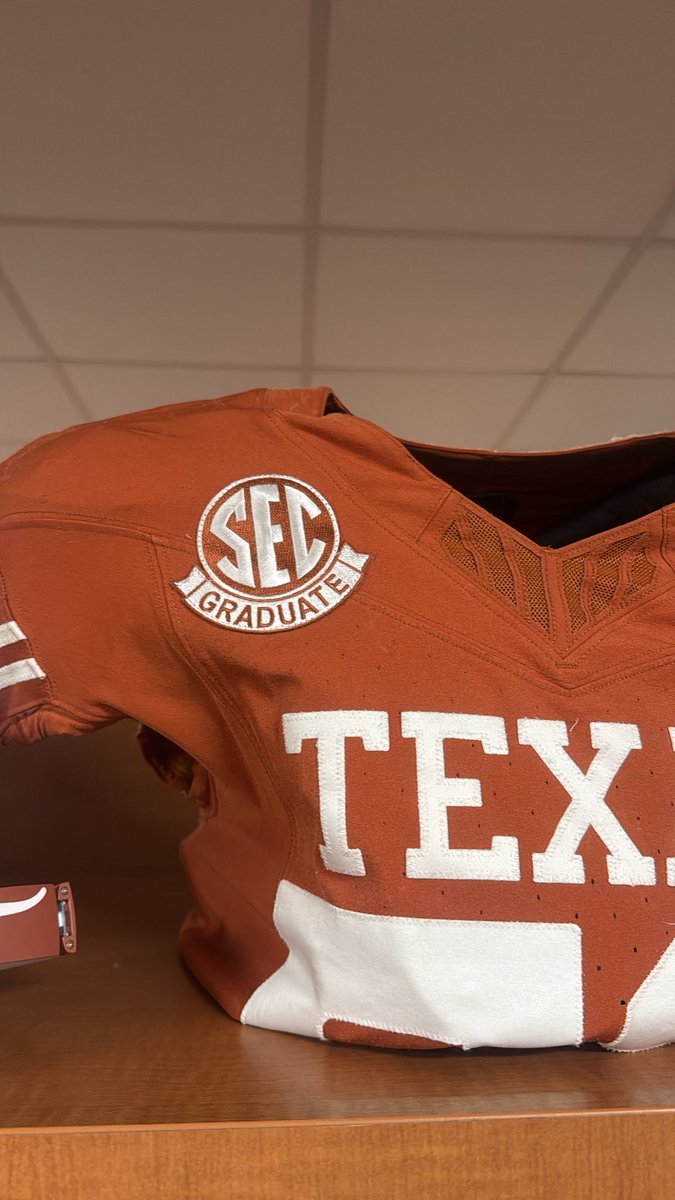 d1campbell_'s tweet image. Hope you proud of me, I’m proud of myself 💯. 4years flew by! #Citrusbowl25