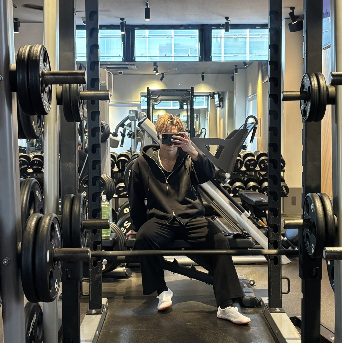 背中トレ終！ トレーニング始めだ！今年もばちばちに身体作っていくぞー！