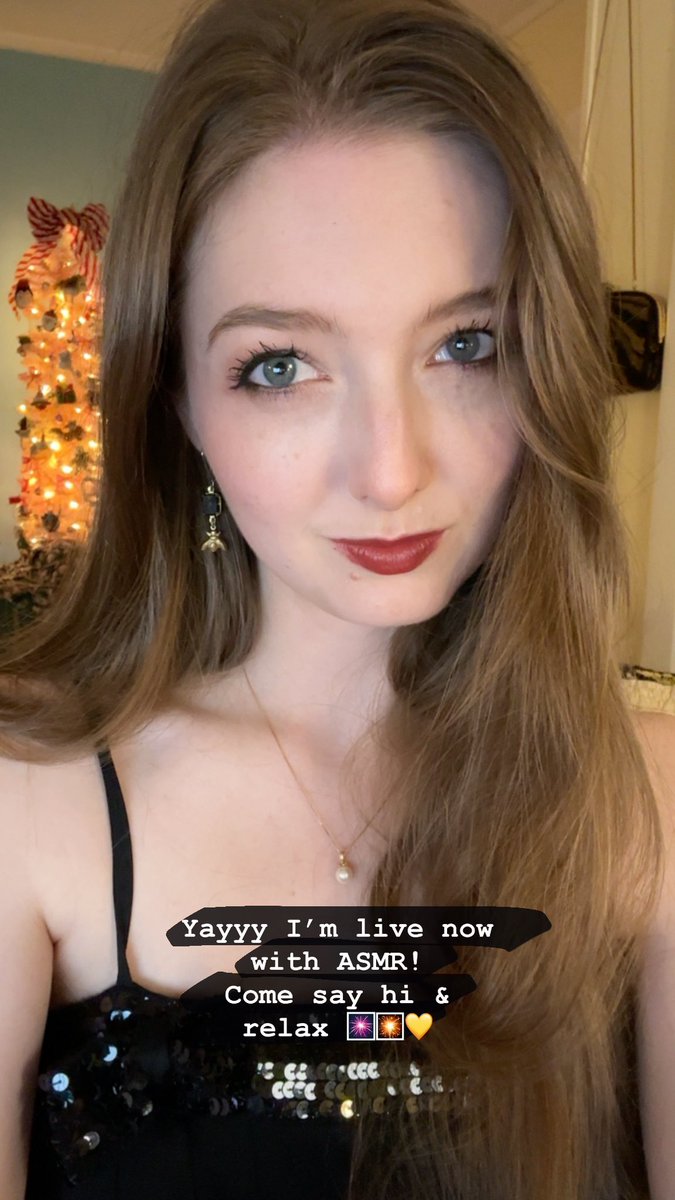 extraseedless's tweet image. Yayyyy I’m live now!! Happy New Year’s Eve! 🎇💛 twitch.tv/extraseedless