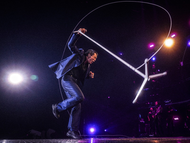 今年の優勝は紅でもなく白でもなく矢沢永吉です。 世界一の76歳史上