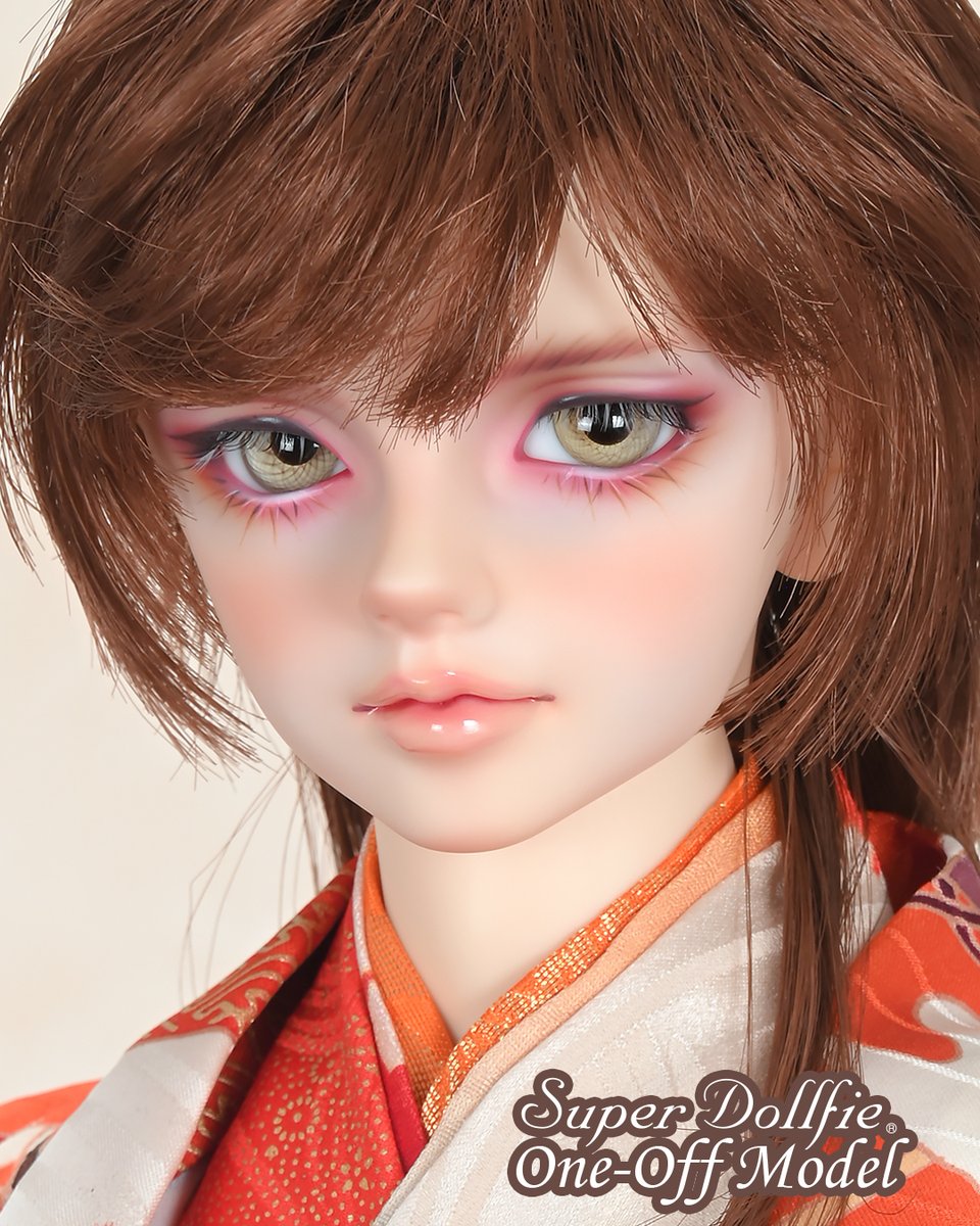 volks_doll's tweet photo. 🎍2026年🌄
1月1日(木・祝)お披露目　
天使の里 SDワンオフモデル
https://t.co/zVJaNbtG3L

天使の里の新年を、華やかなSDワンオフモデル達が彩ります！
天使の里スタッフ一同、皆様のご来館を楽しみにお待ちしております♪

年末年始の営業時間はこちら↓
https://t.co/CG5SSgPYAP

画像モデル
１枚目：SD女の子 紫の上
２枚目：SD17男の子 レイズナー

#ボークス #スーパードルフィー #ホビーは心の支え
#天使の里 #京都 #ワンオフ