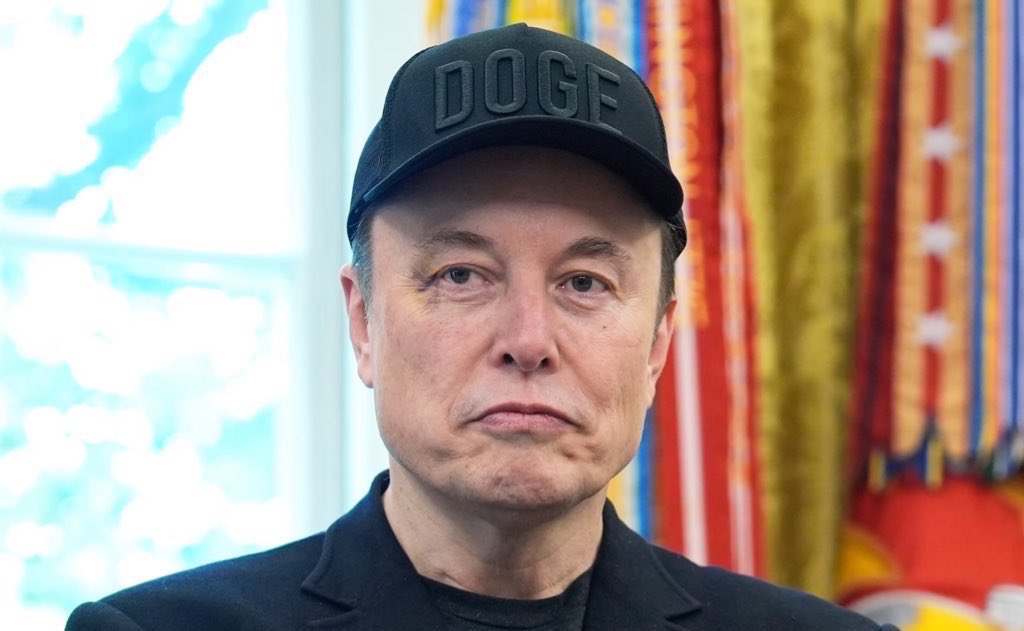 🐋watcherguru: "Elon Musk rivela: 'Ho pagato così tante tasse in un anno che il computer dell'IRS si è bloccato!'"