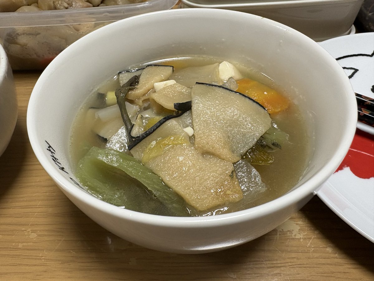 tantancam's tweet photo. 明けましておめでとう御座います
函館のお正月はやっぱ鯨汁でしょ🐳 https://t.co/TPmTvlU3Tl
