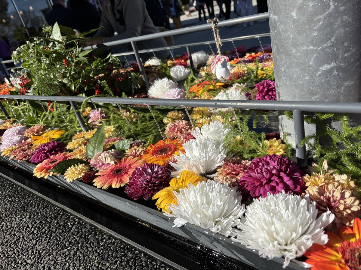 あけましておめでとうございます

初詣は武蔵野坐令和神社
一昨年にぶんぷれがファンミで絵馬を奉納した神社です😊