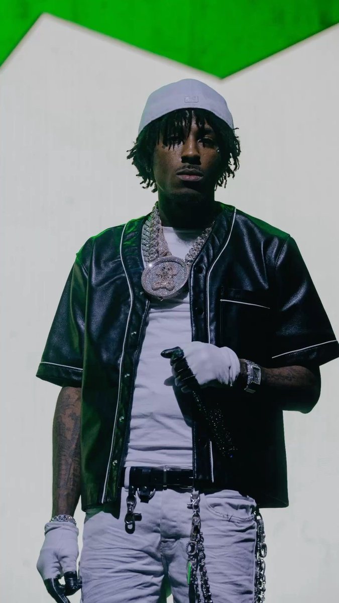 AkzWhoMatter tweet media