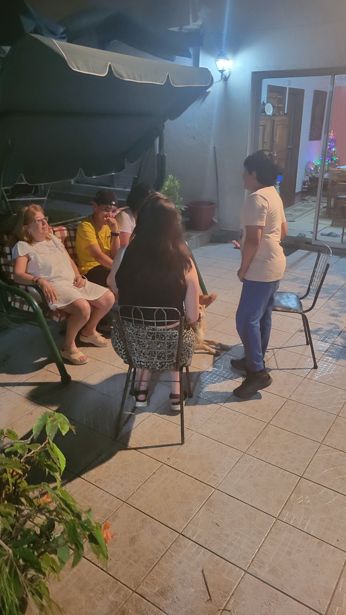 mis primos estan jugando al impostor con mi abuela y mi vieja, que hiciste <a href="/lautarodeIcampo/">LACOBRAAA</a>