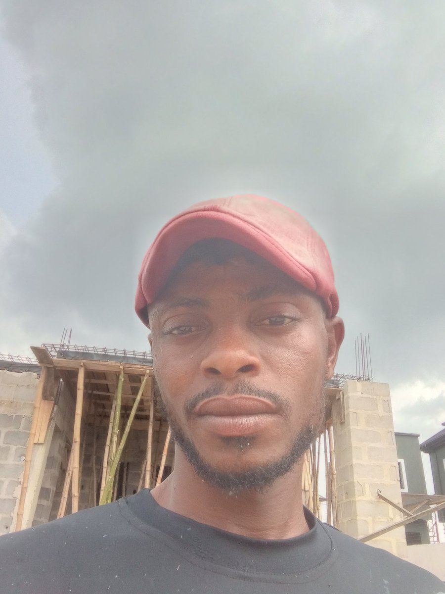 PBenakoto's tweet photo. I'm broke. 1st January 2026 still haven't been able to buy mama a cup of rice, she's calling, crying and asking when I'm coming home but mama no know say em pikin no even get tp talk more of buying rice, you all please pray for 2026 to get better.. https://t.co/YHlX3f5bIy