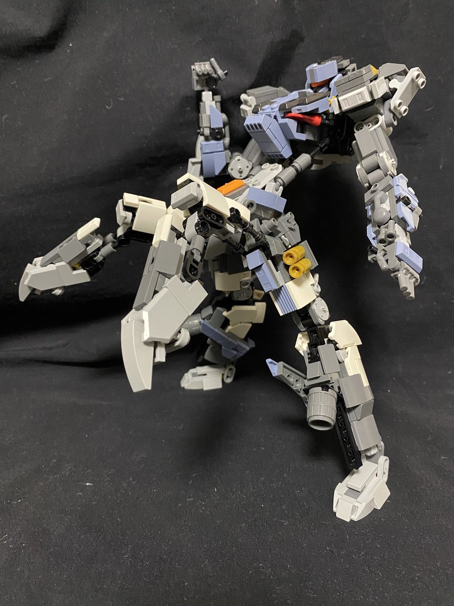 SURAKICHI_robot's tweet image. 今年一発目の作品！
なんと馬になります！
#LEGO #レゴ #レゴロボ
 #４脚レゴロボコンテスト