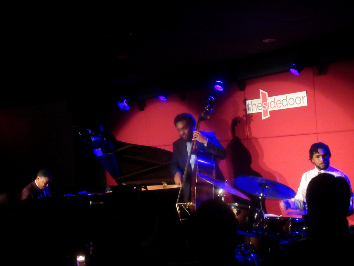 QOTDCT's tweet image. #RecentlyInCT / #RecentConcertsInCT:
The @ChristianSands1 Trio at the Side Door Jazz Club in #OldLyme, 12/7/2025, with @Jonathon_M_C (bass) and Ryan Sands (drums)