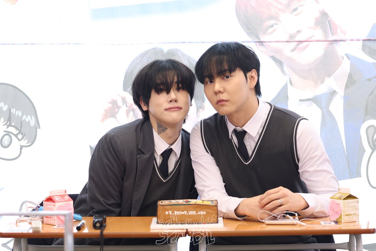 이 커플이 어느새 대학교 들어가서🥹🥹