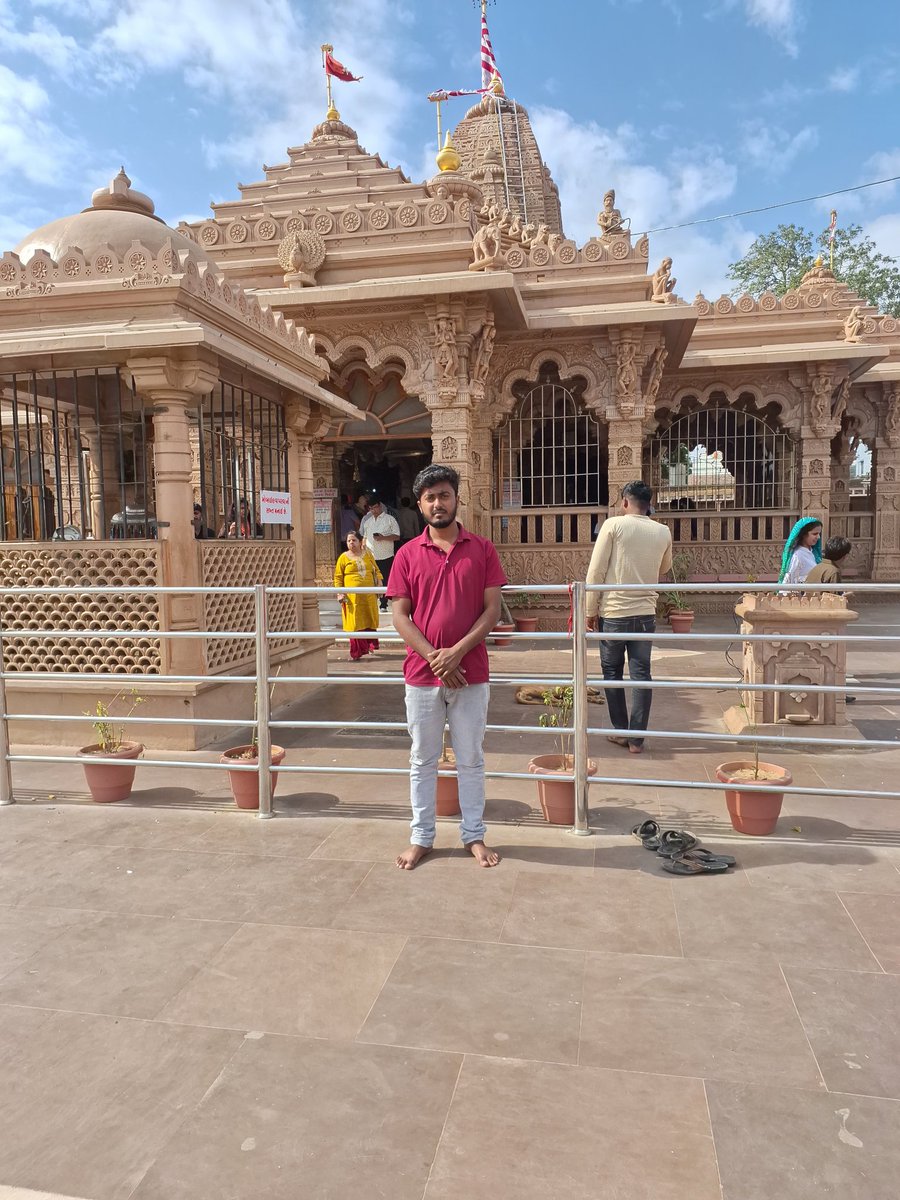 your_subhamkar's tweet photo. દેશ દેવી મા આશાપુરા માતા મંદિર ..🚩
Happy New Year 2026 https://t.co/BZbDuCmTxy