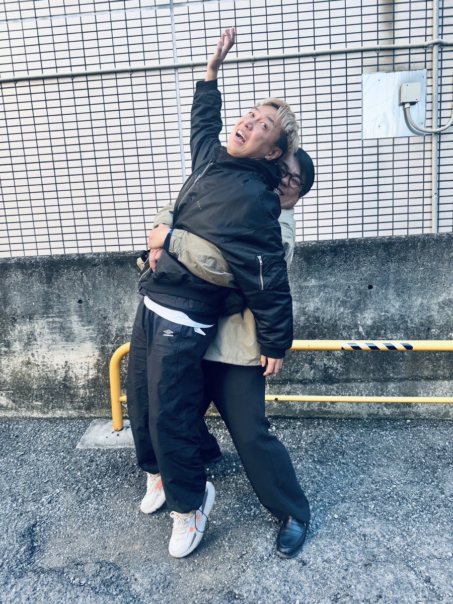 shinichi0421's tweet photo. やめろ💢やめろ💢
会うなりシェイドゥラエフしてきた💢
なるおさん💢 https://t.co/XWxR1YEv3H