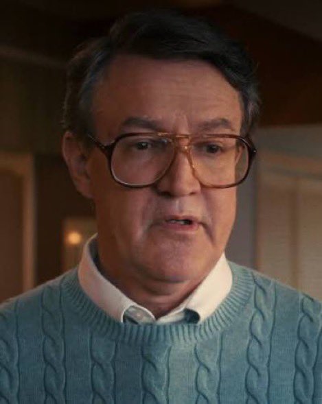 Literal, yo no puedo creer que los Duffers y Shawn Levy hayan inflado tanto al personaje de Mike cuando el pibe terminó siendo un choto como el padre ¿Dónde querían llegar? ¿Que querían lograr con todo esto?