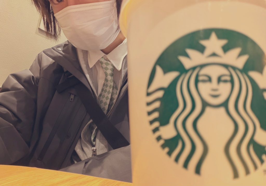 pasta_zatta's tweet image. RT @Tomoaki___Maeno: 今年の元日は棗ネクタイでスタバ行きました😌